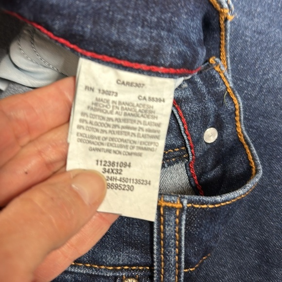 NWT Men’s Wrangler Relaxed fit Jeans 34x32 - Picture 3 of 5